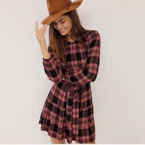 Cloth & Stone Pink and Black Plaid Long Sleeve Dress